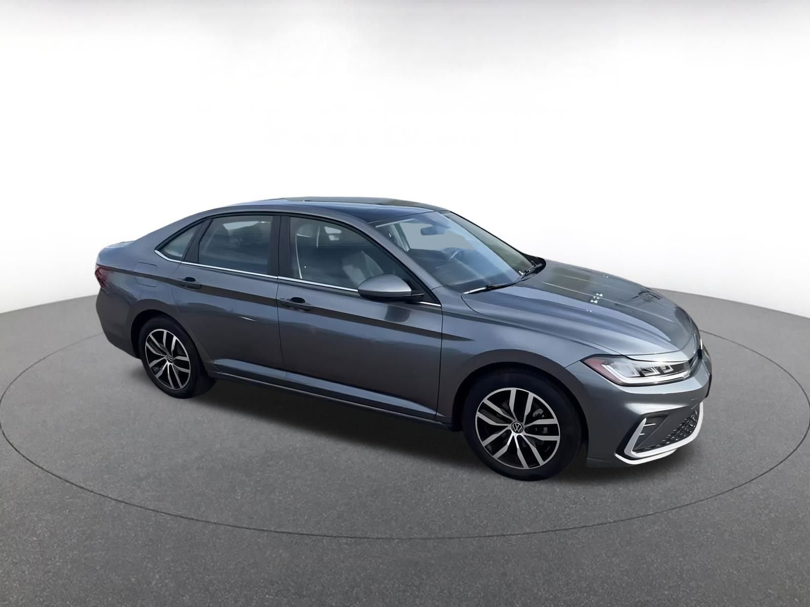 Thumbnail: 2025 Volkswagen Jetta - 2