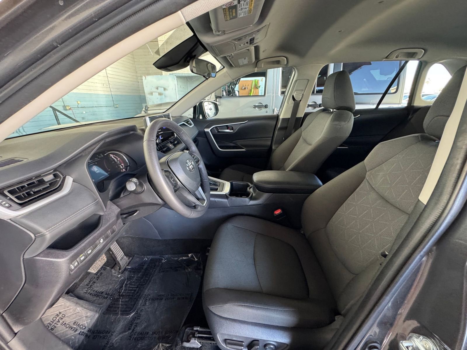 Thumbnail: 2025 Toyota RAV4 - 25