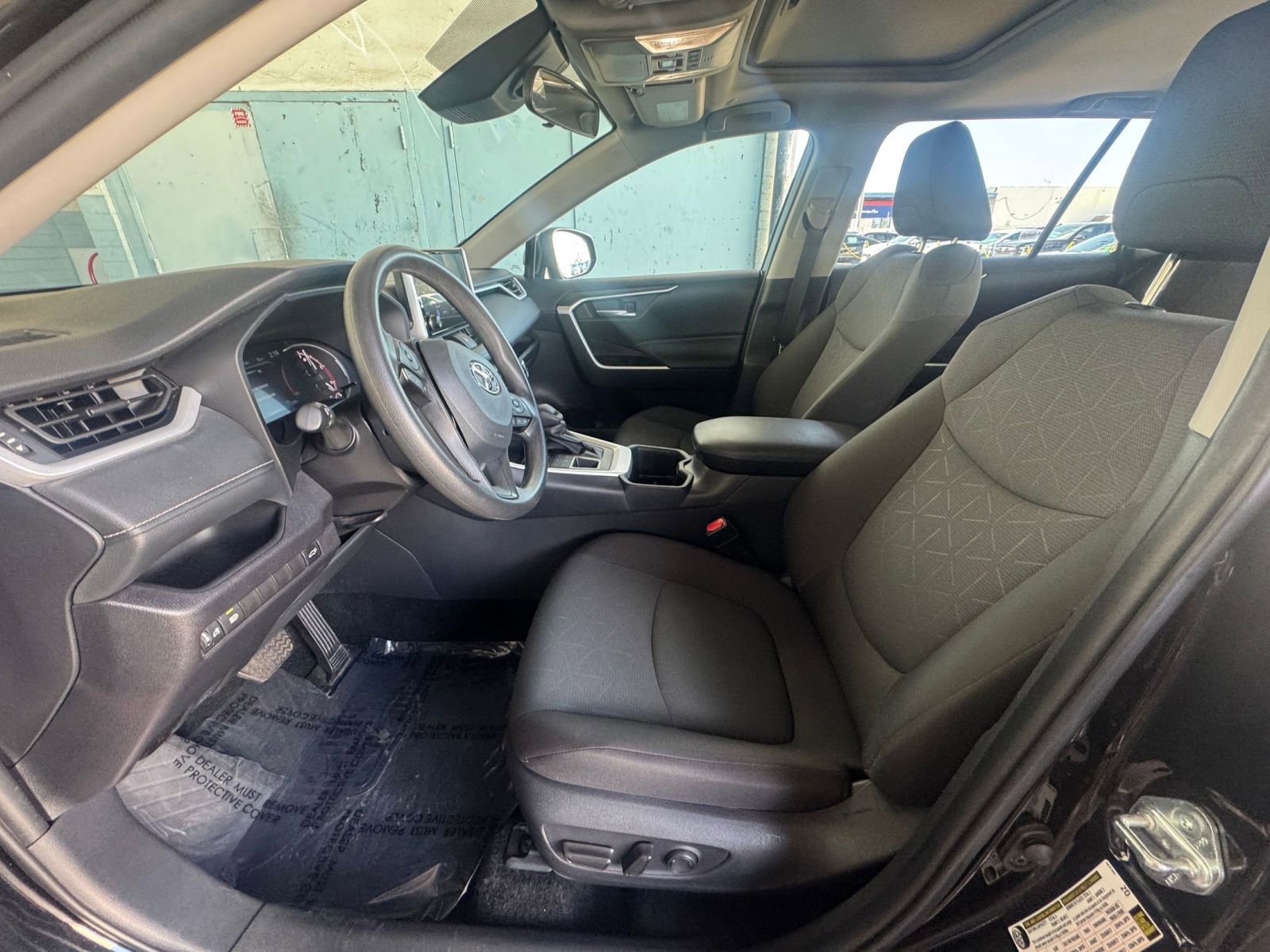 Thumbnail: 2025 Toyota RAV4 - 27