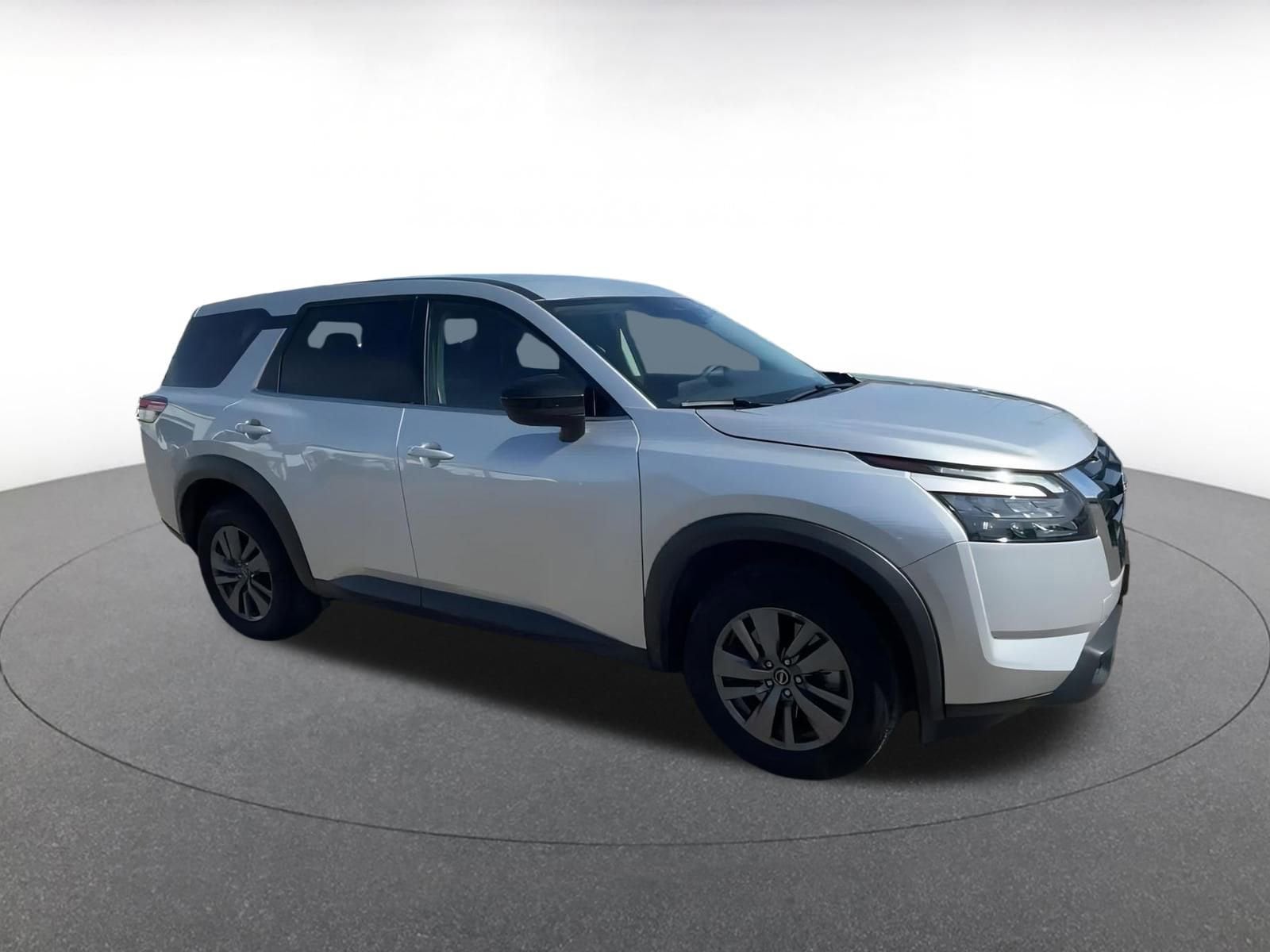 2024 Nissan Pathfinder S 2