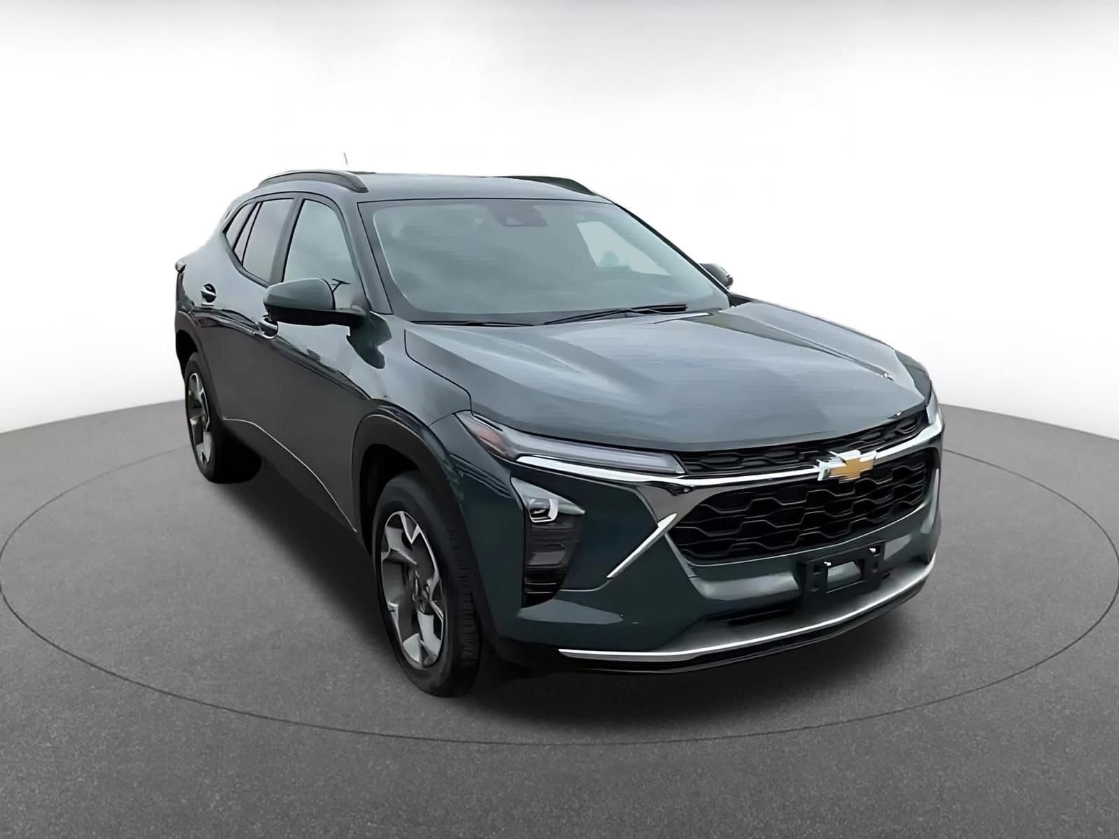 Thumbnail: 2025 Chevrolet Trax - 3
