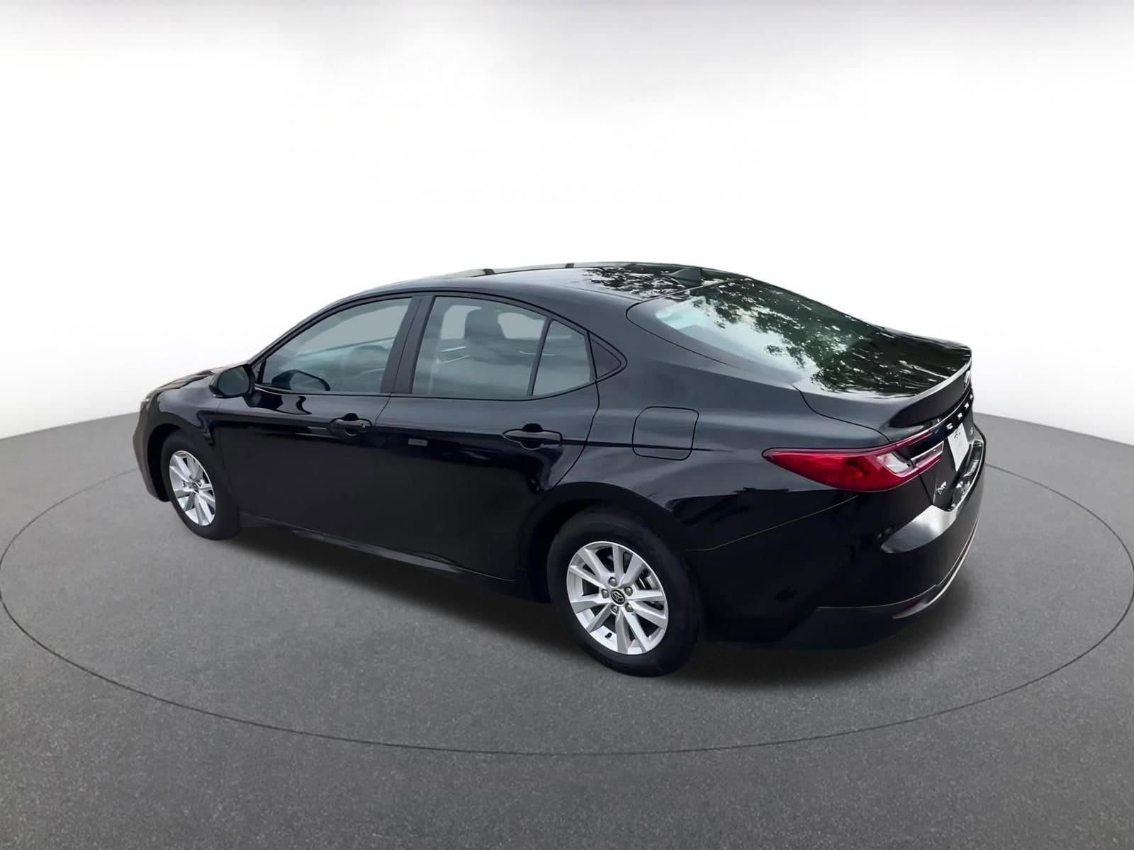 Thumbnail: 2025 Toyota Camry - 10