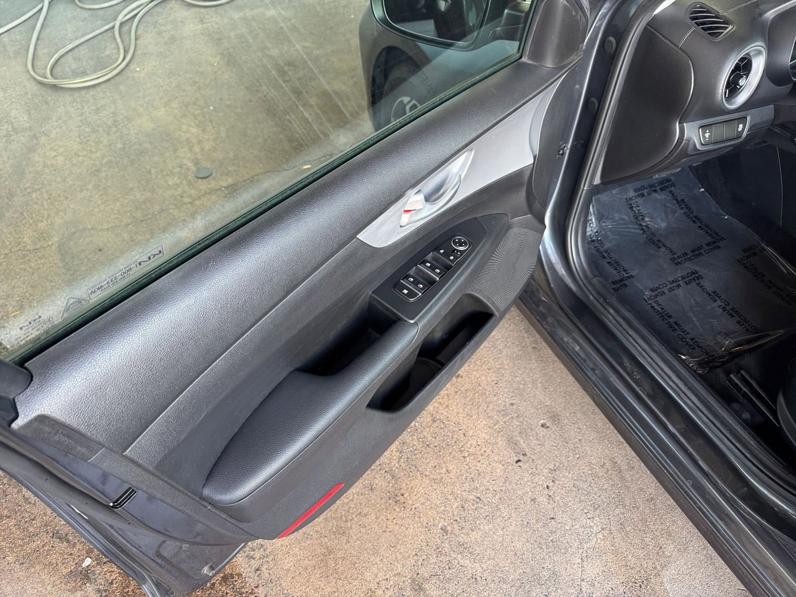 Thumbnail: 2023 Kia Forte - 20