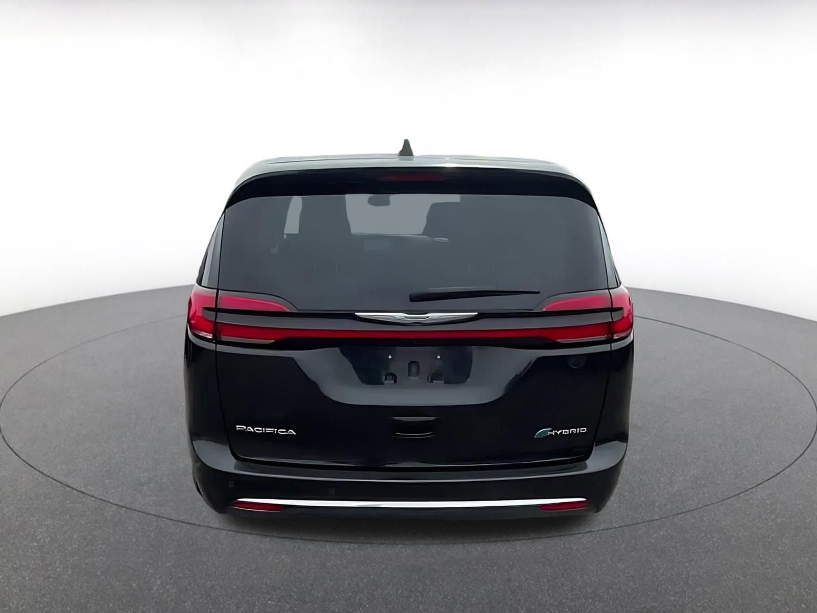 Thumbnail: 2023 Chrysler Pacifica - 12