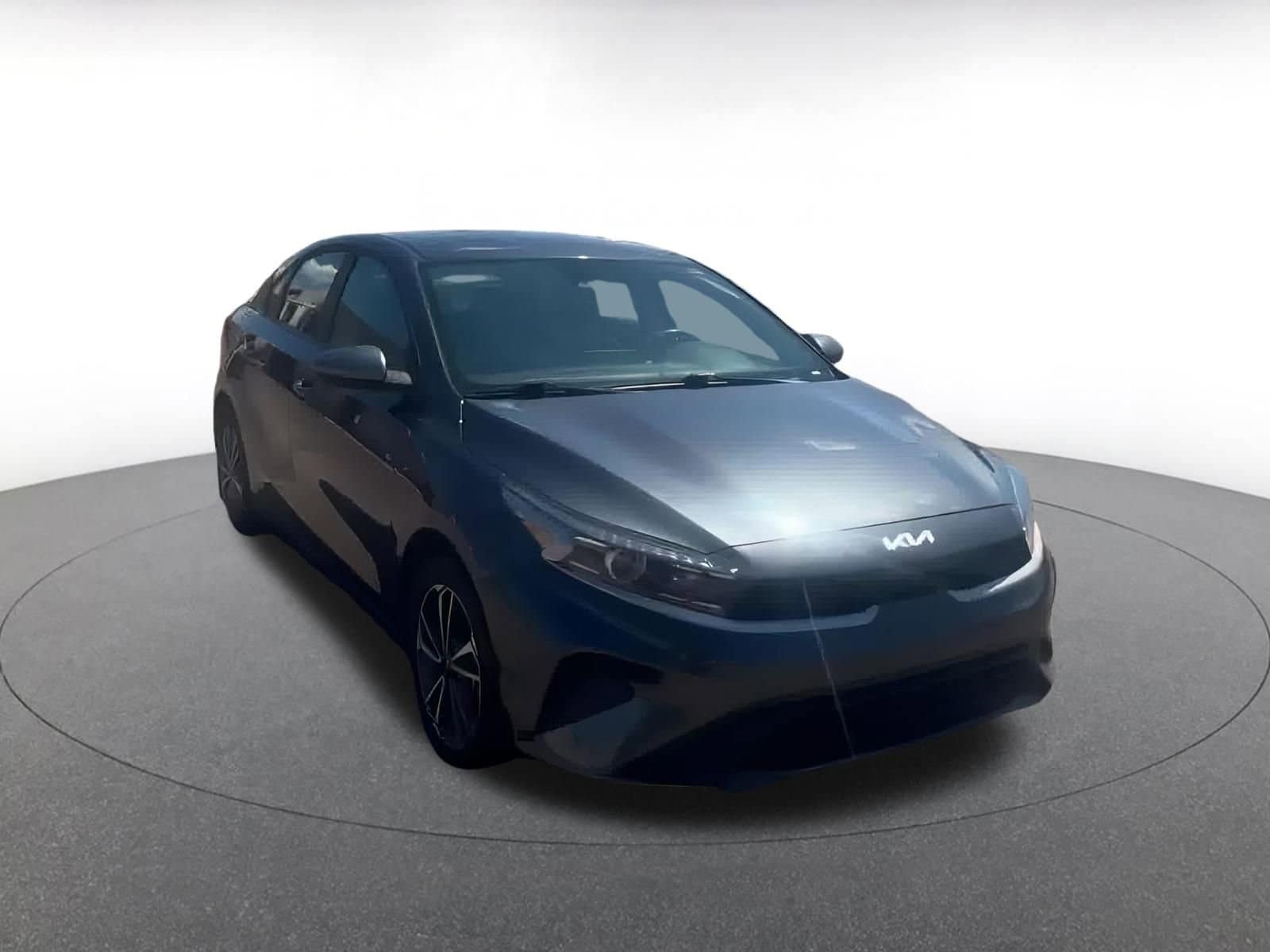 Thumbnail: 2024 Kia Forte - 3