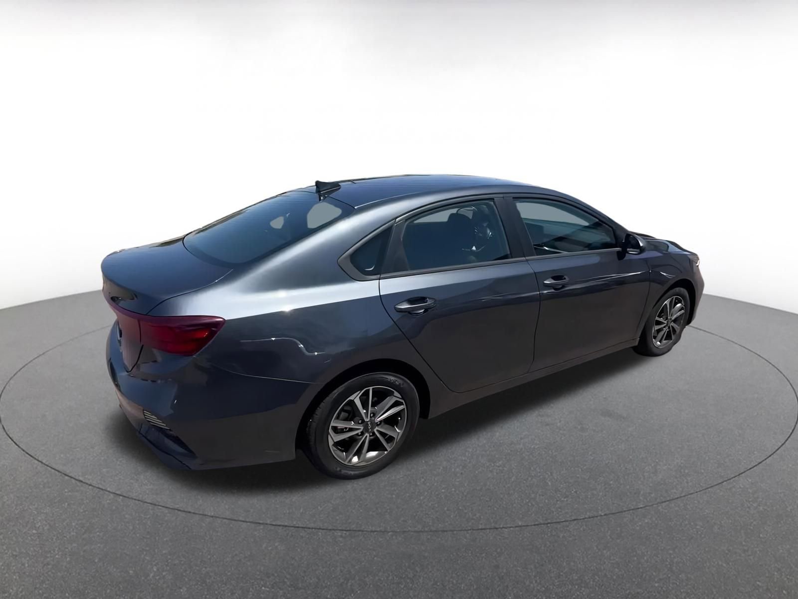 Thumbnail: 2023 Kia Forte - 15