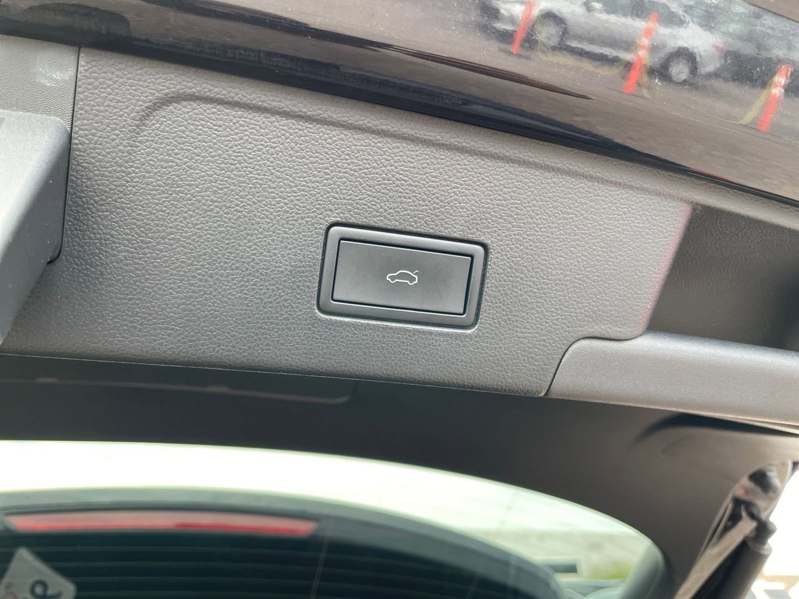 Thumbnail: 2025 Volkswagen Atlas - 24