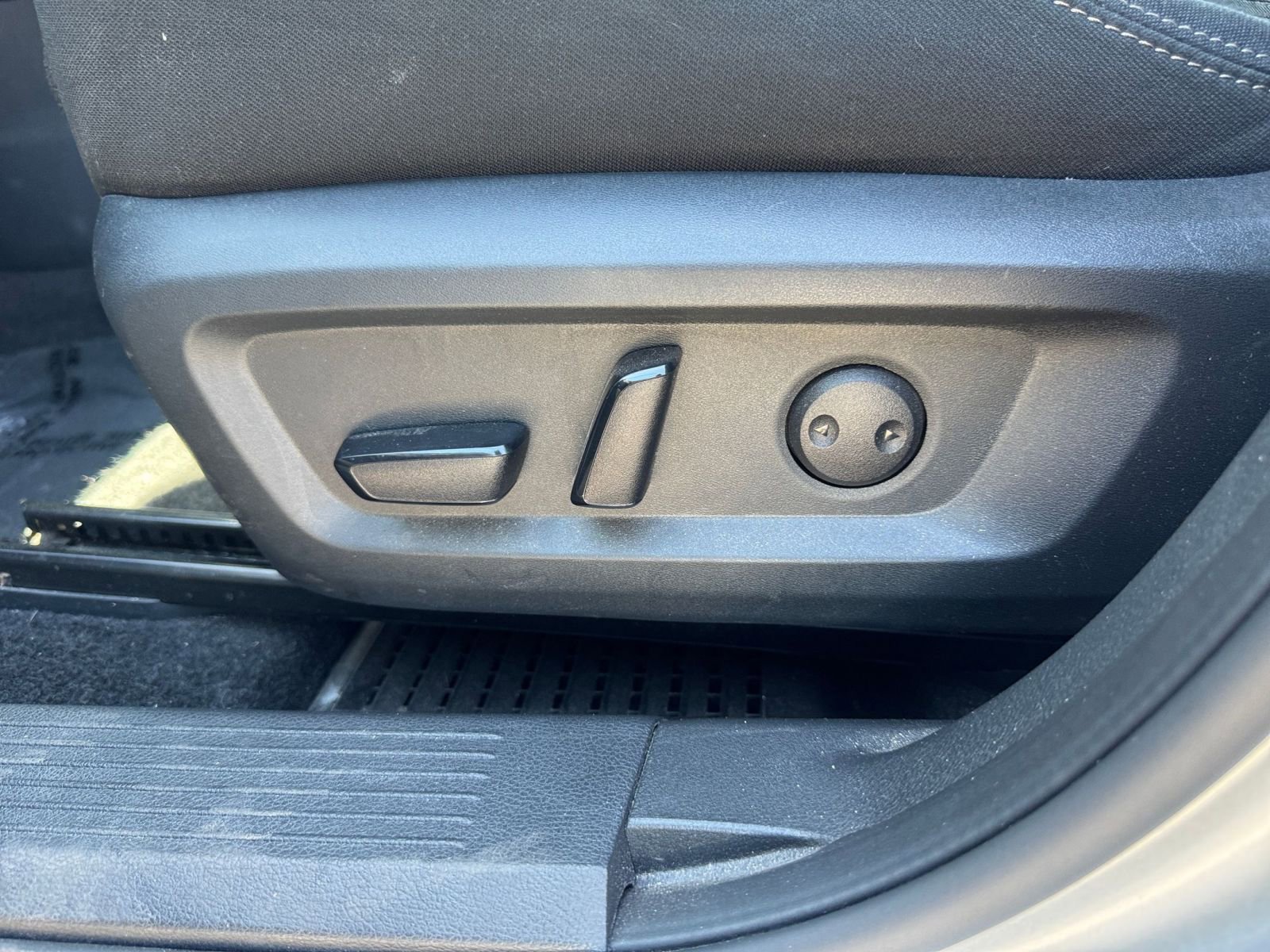 Thumbnail: 2023 Nissan Rogue - 24