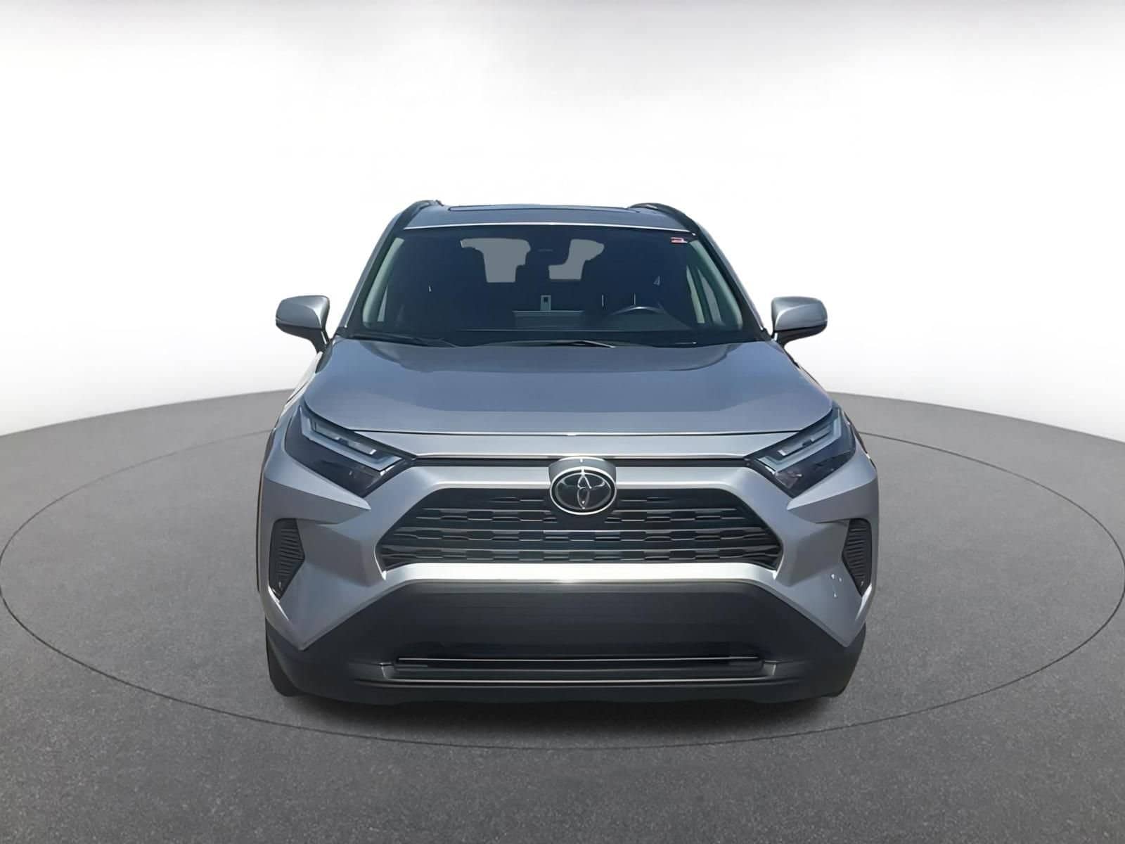 2024 Toyota RAV4 XLE 3