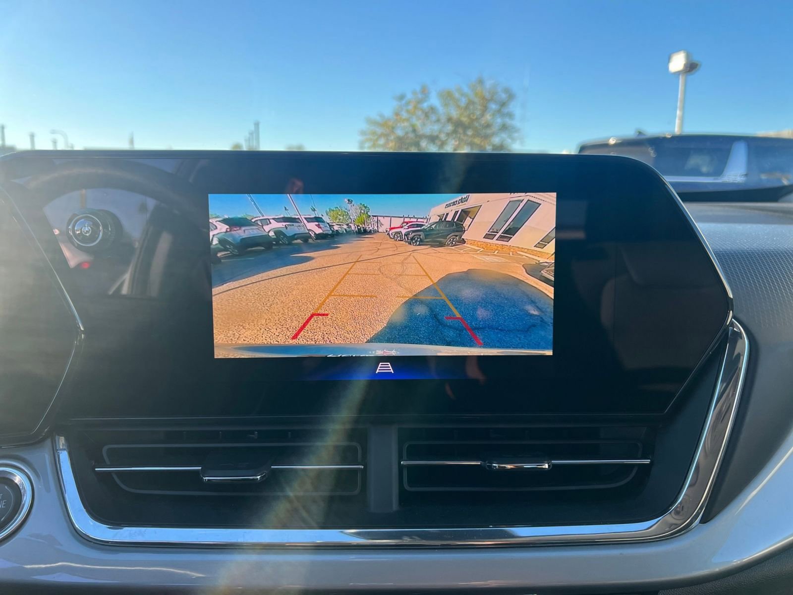 Thumbnail: 2025 Chevrolet Trax - 17