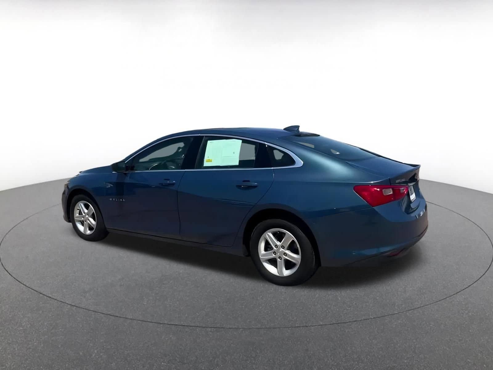 Thumbnail: 2024 Chevrolet Malibu - 10