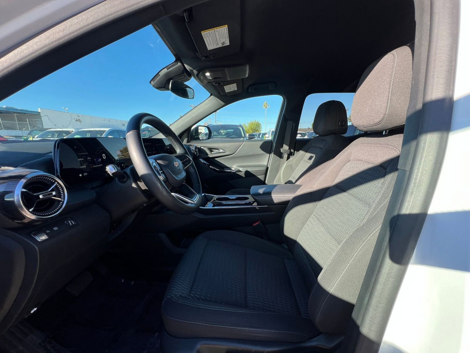 Thumbnail: 2025 Chevrolet Equinox - 27