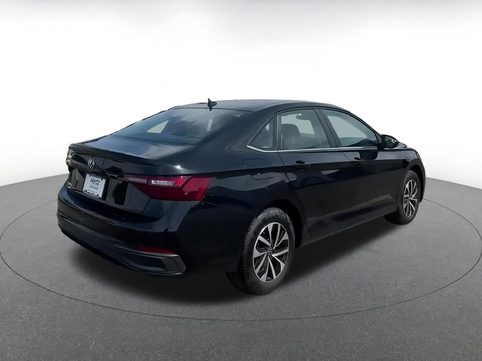 Thumbnail: 2024 Volkswagen Jetta - 15