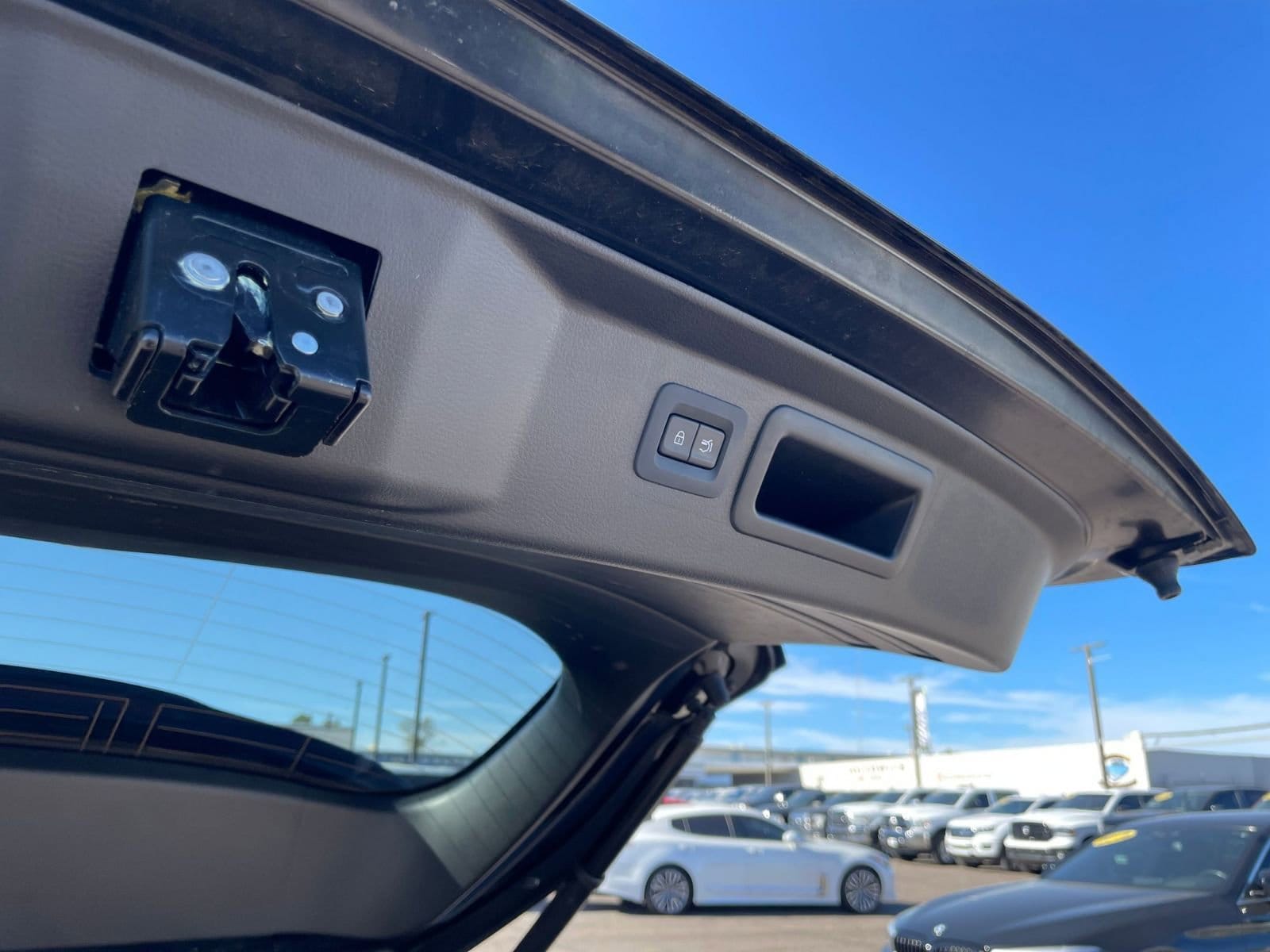 Thumbnail: 2025 Mazda CX-50 - 22