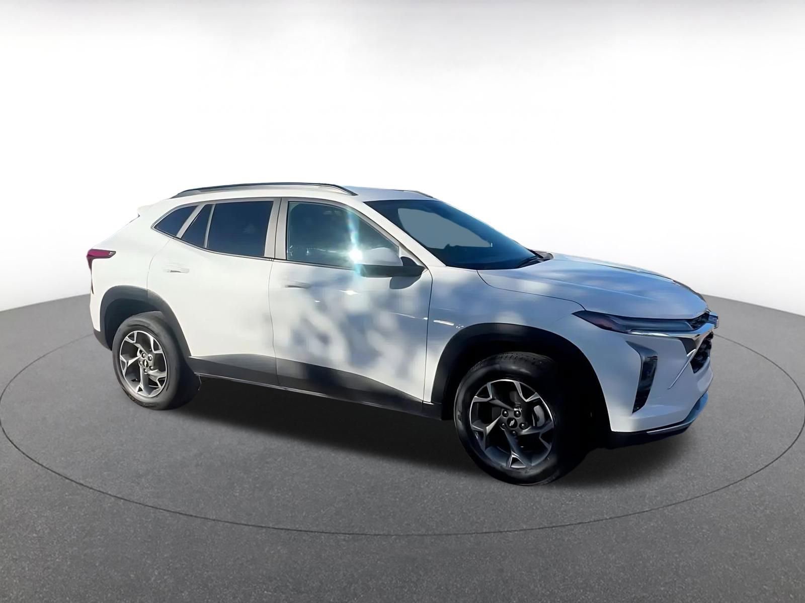 Thumbnail: 2025 Chevrolet Trax - 2