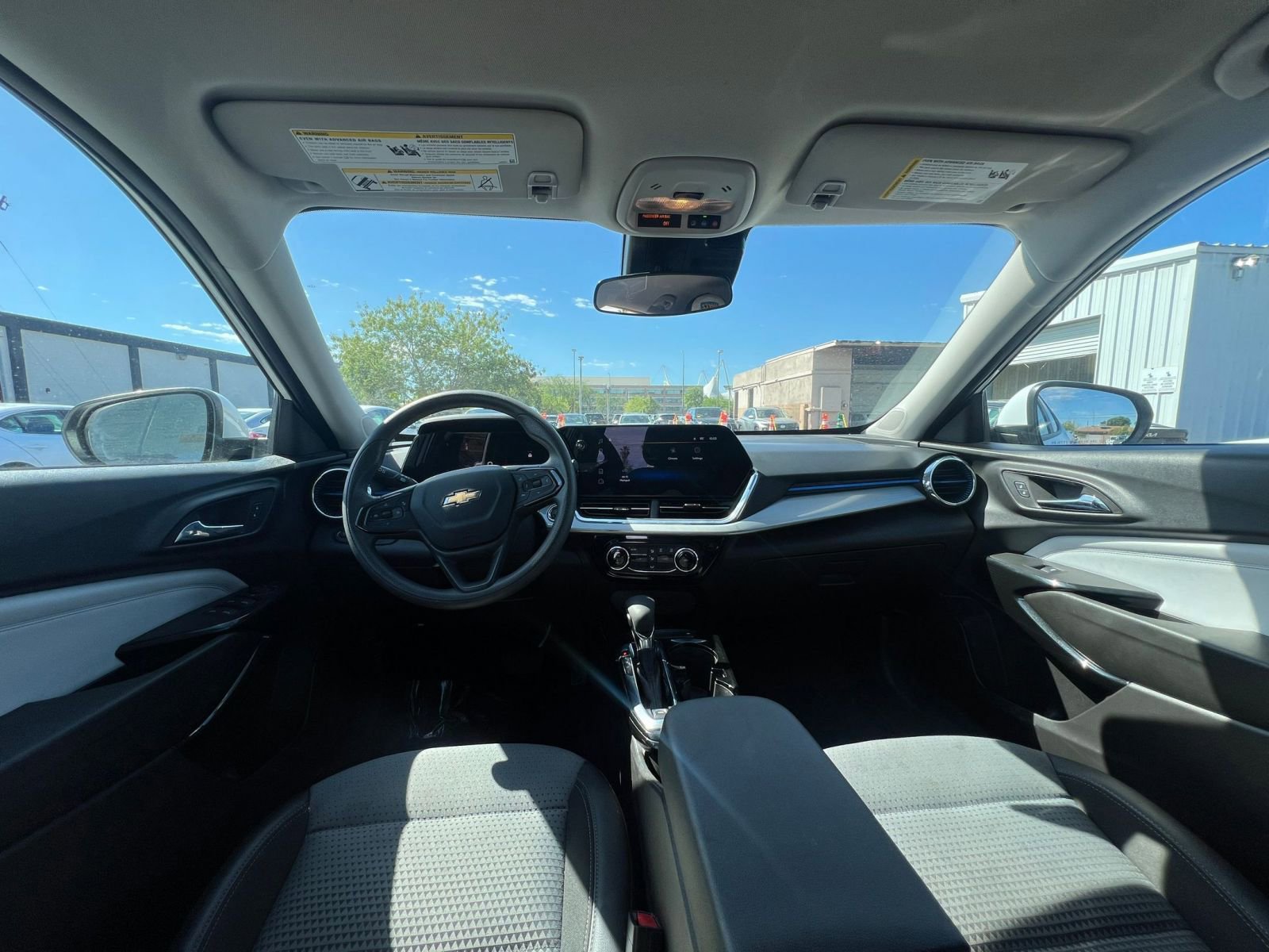 Thumbnail: 2025 Chevrolet Trax - 33