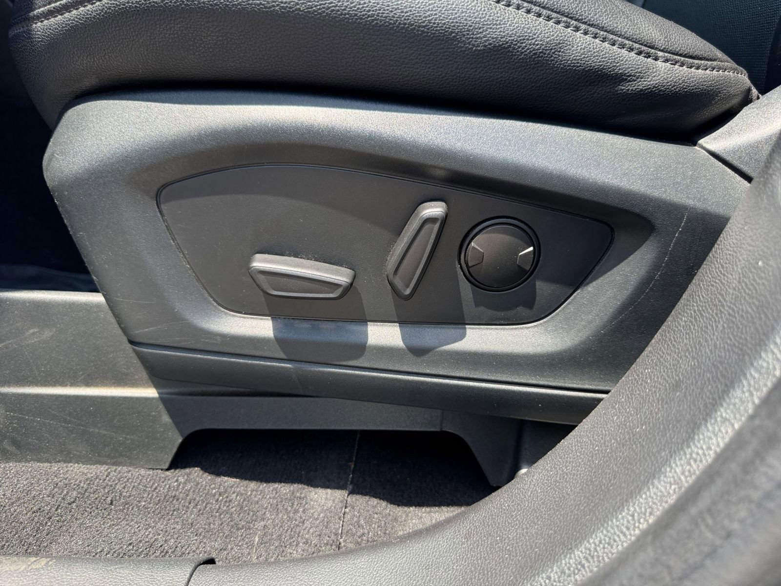 Thumbnail: 2023 Ford Explorer - 23