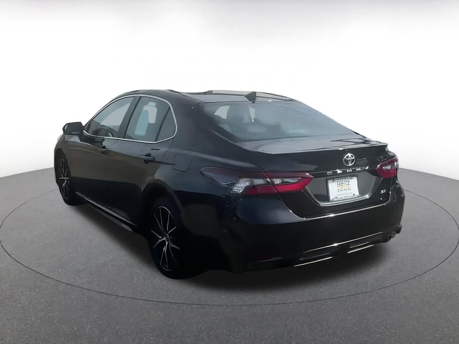 Thumbnail: 2024 Toyota Camry - 10