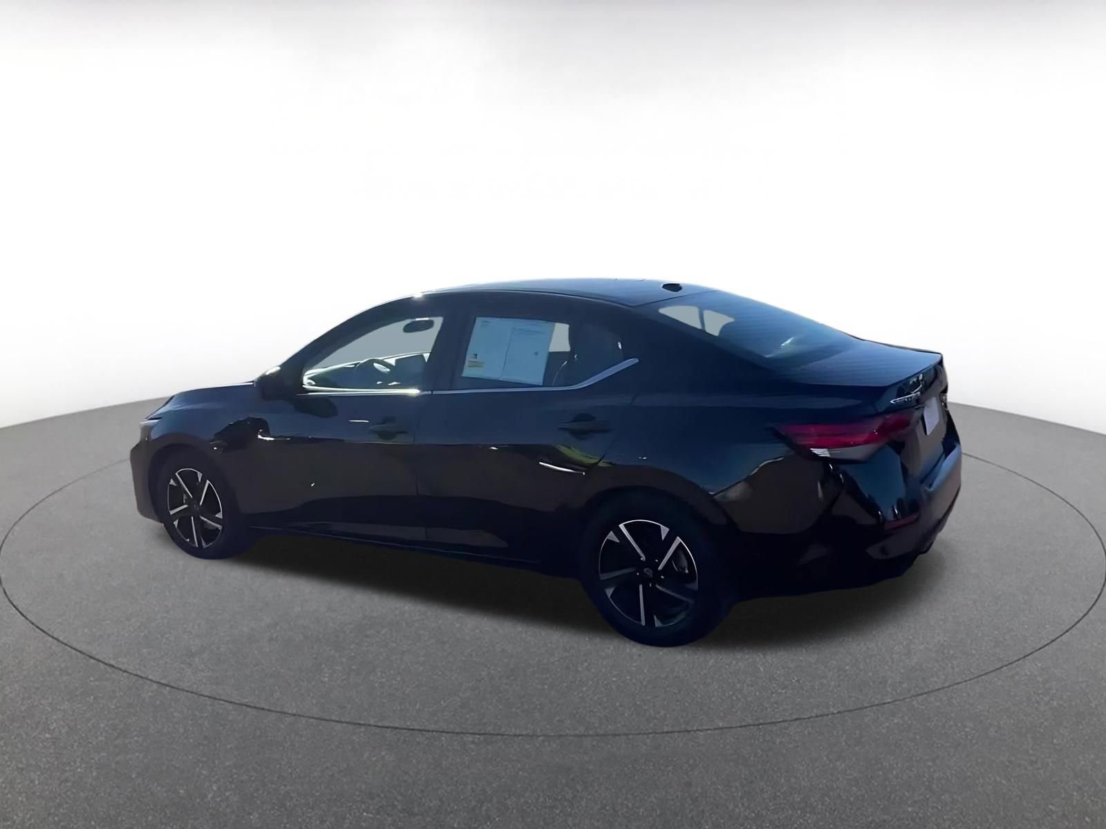 Thumbnail: 2025 Nissan Sentra - 10