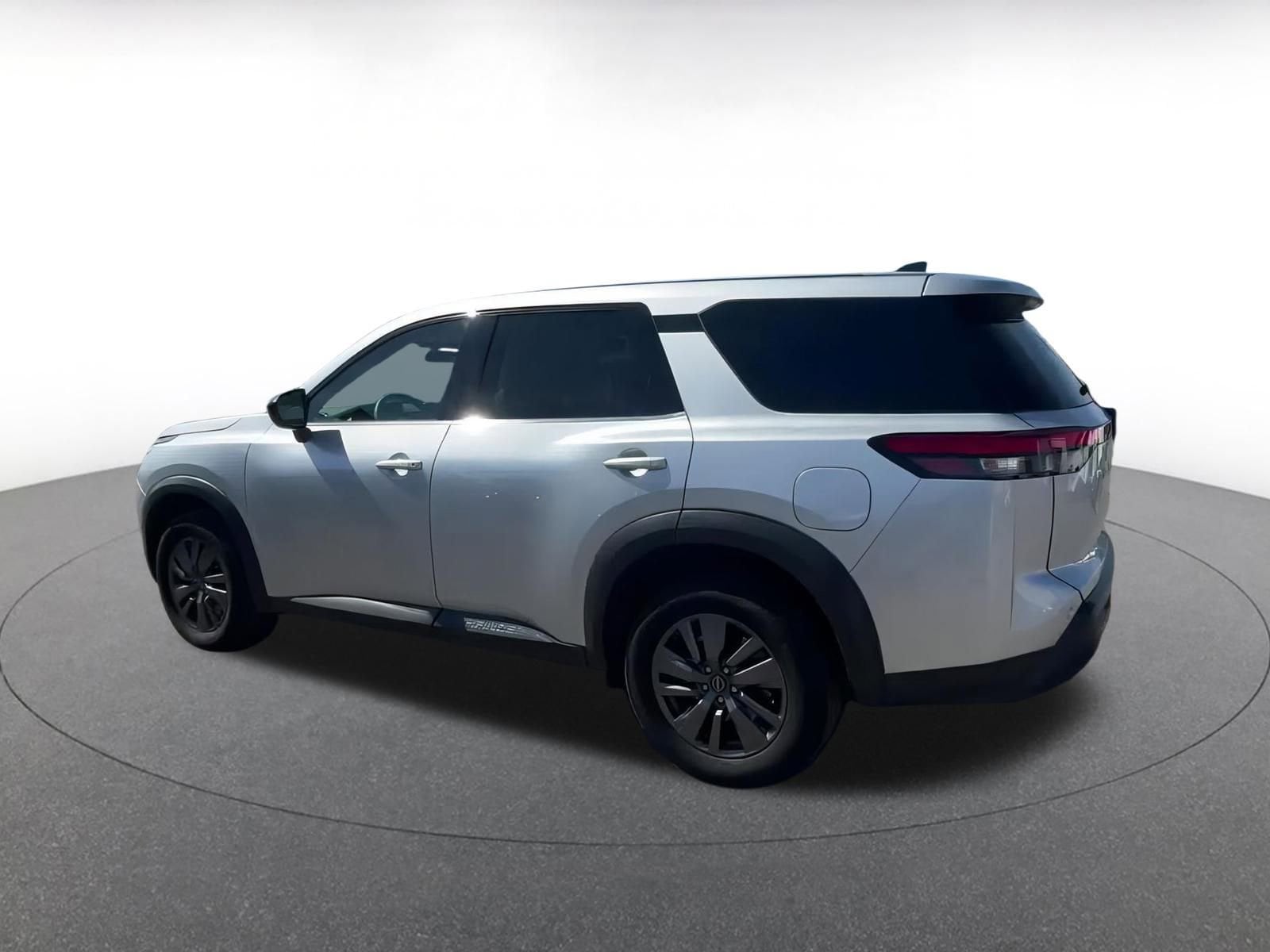 2024 Nissan Pathfinder S 10