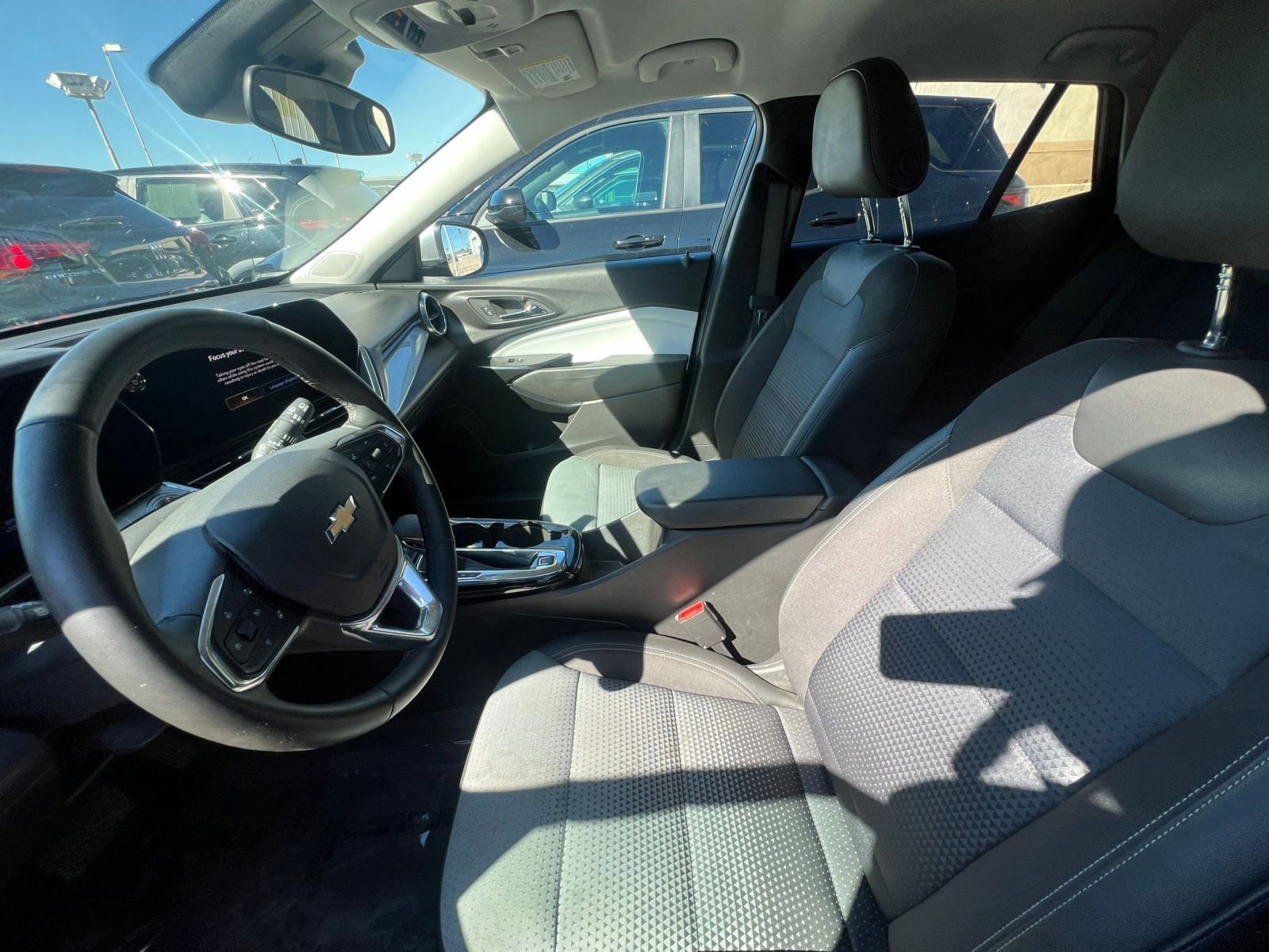 Thumbnail: 2025 Chevrolet Trax - 27