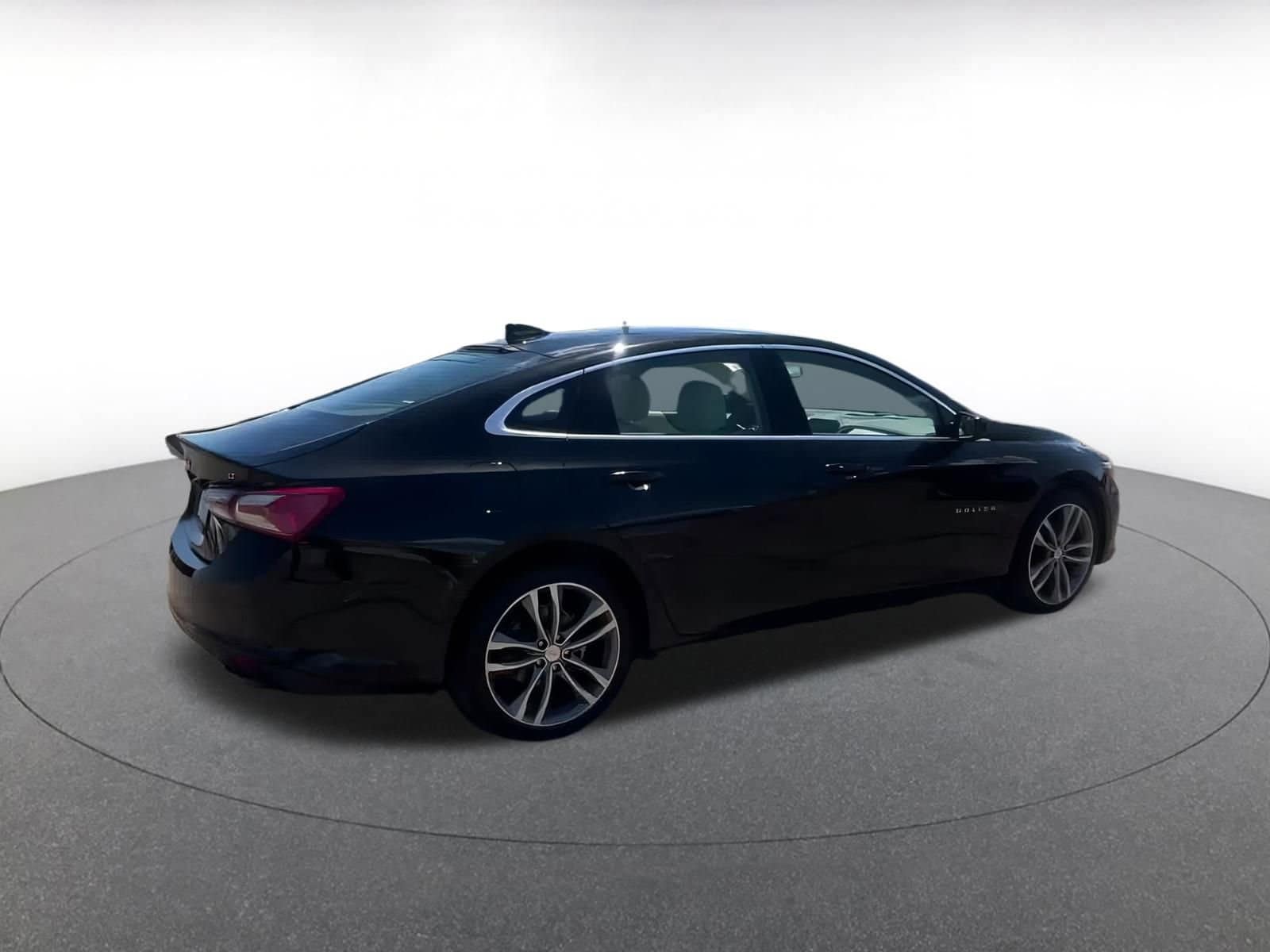Thumbnail: 2024 Chevrolet Malibu - 15
