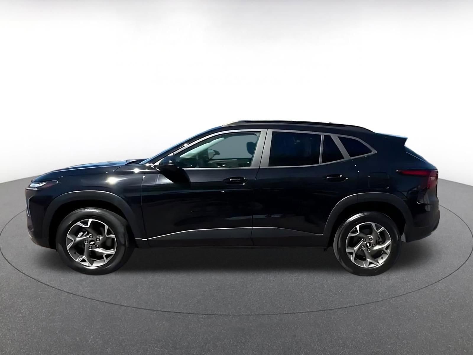 Thumbnail: 2025 Chevrolet Trax - 9