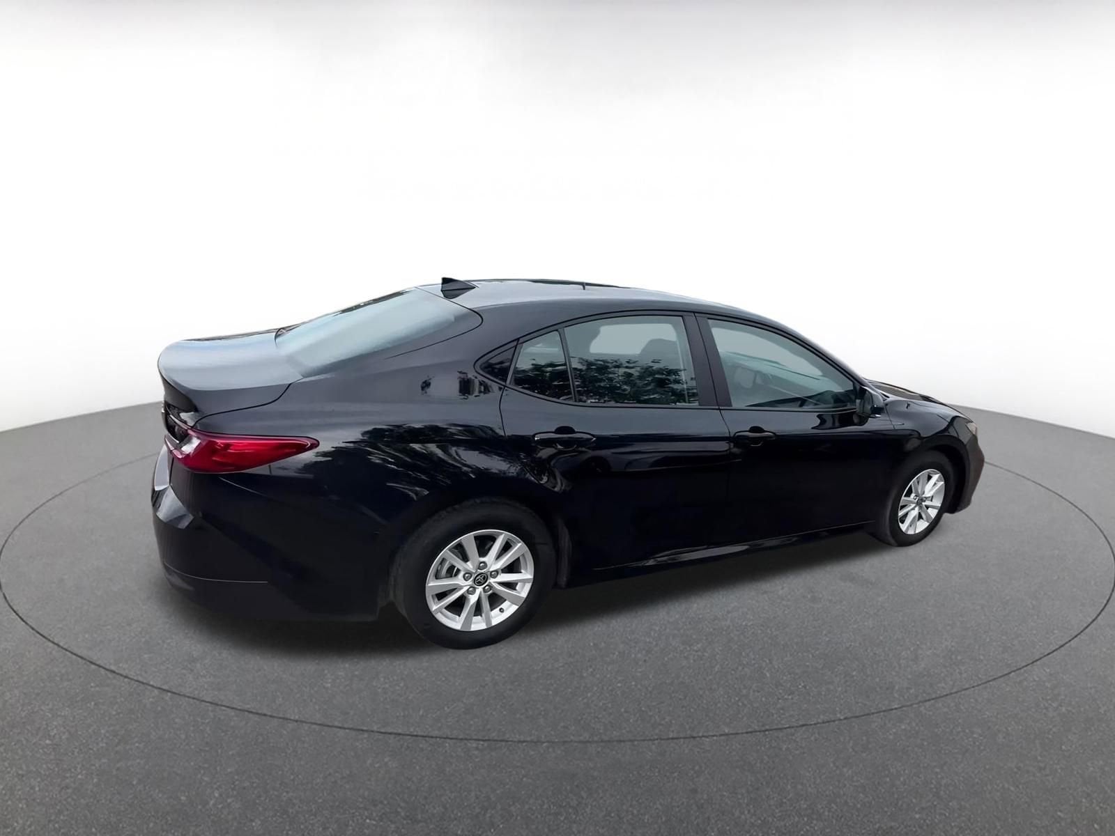 Thumbnail: 2025 Toyota Camry - 15