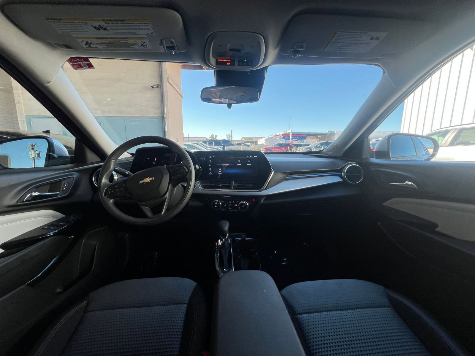 Thumbnail: 2025 Chevrolet Trax - 33