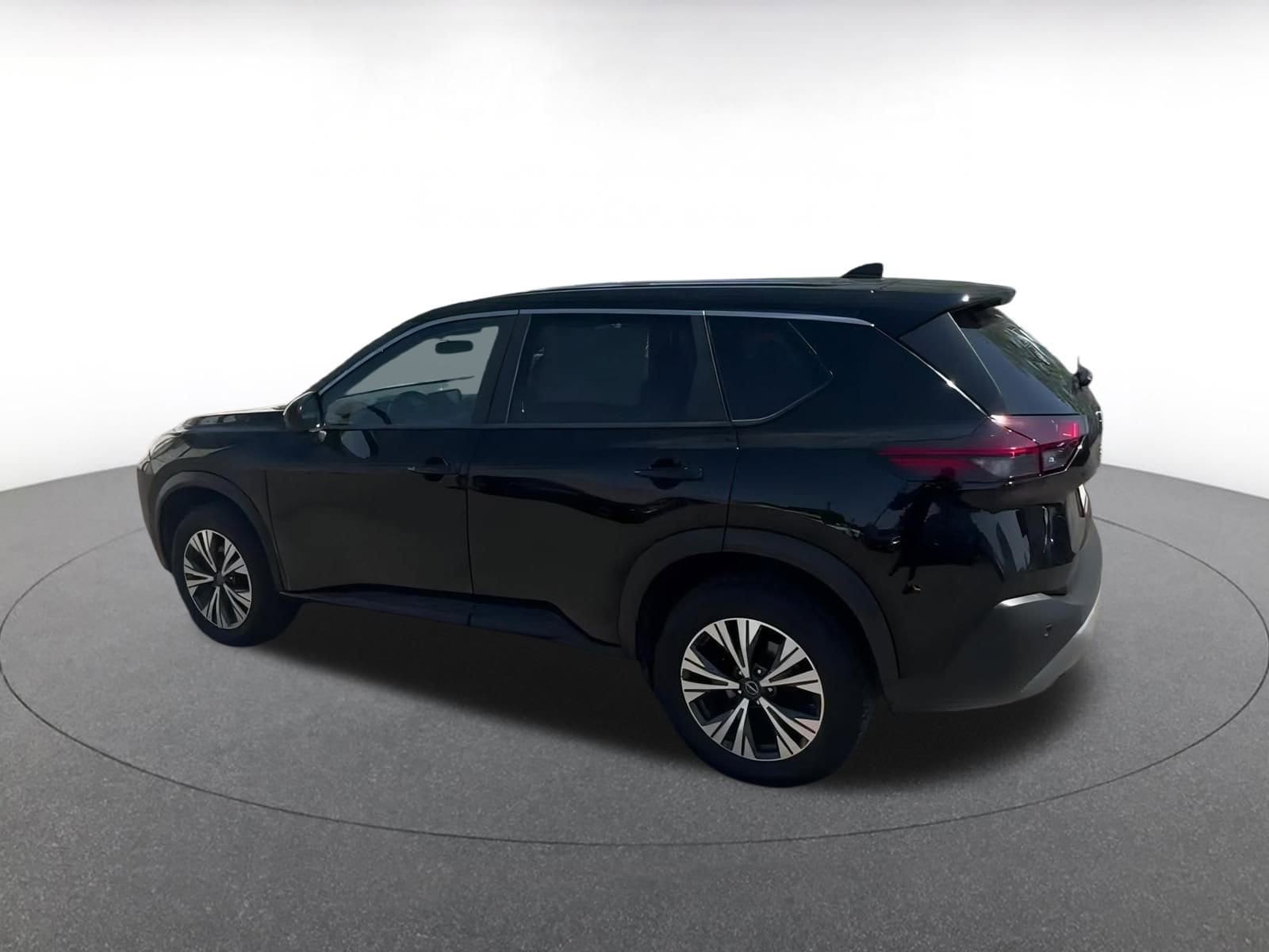 2023 Nissan Rogue SV 10
