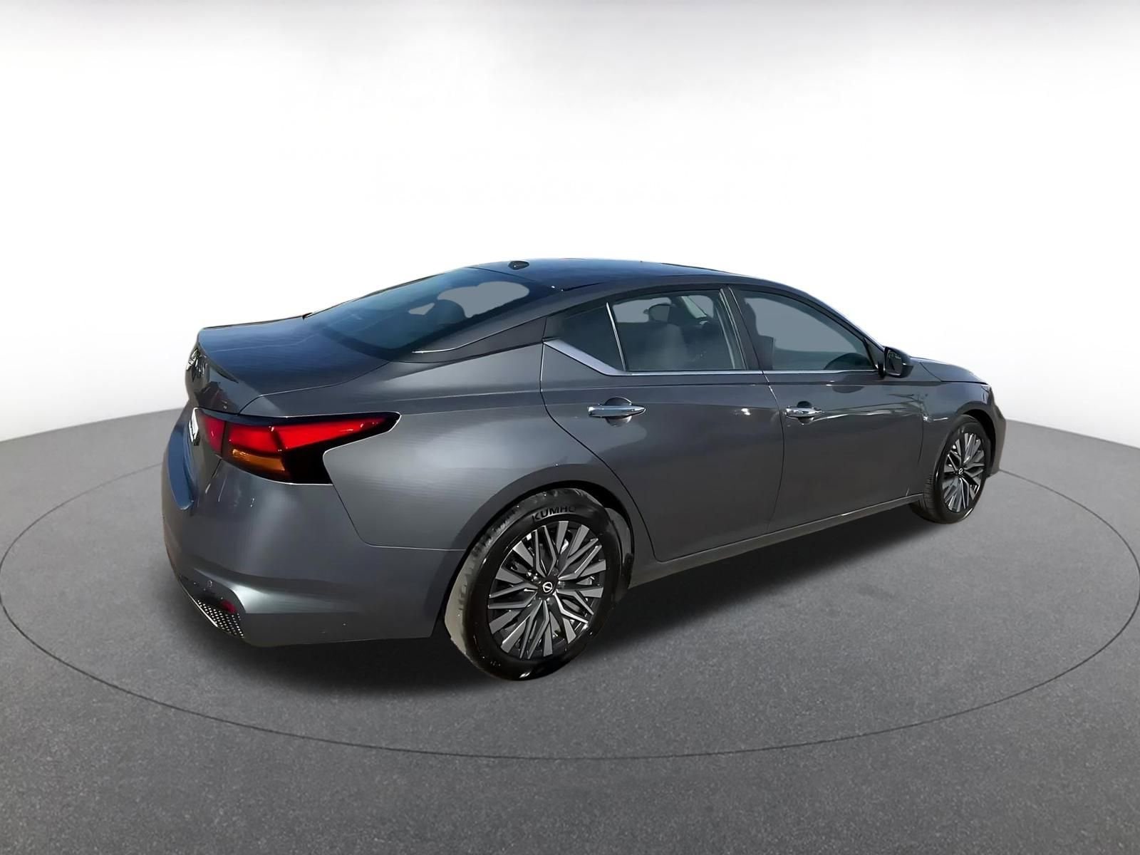 Thumbnail: 2025 Nissan Altima - 15