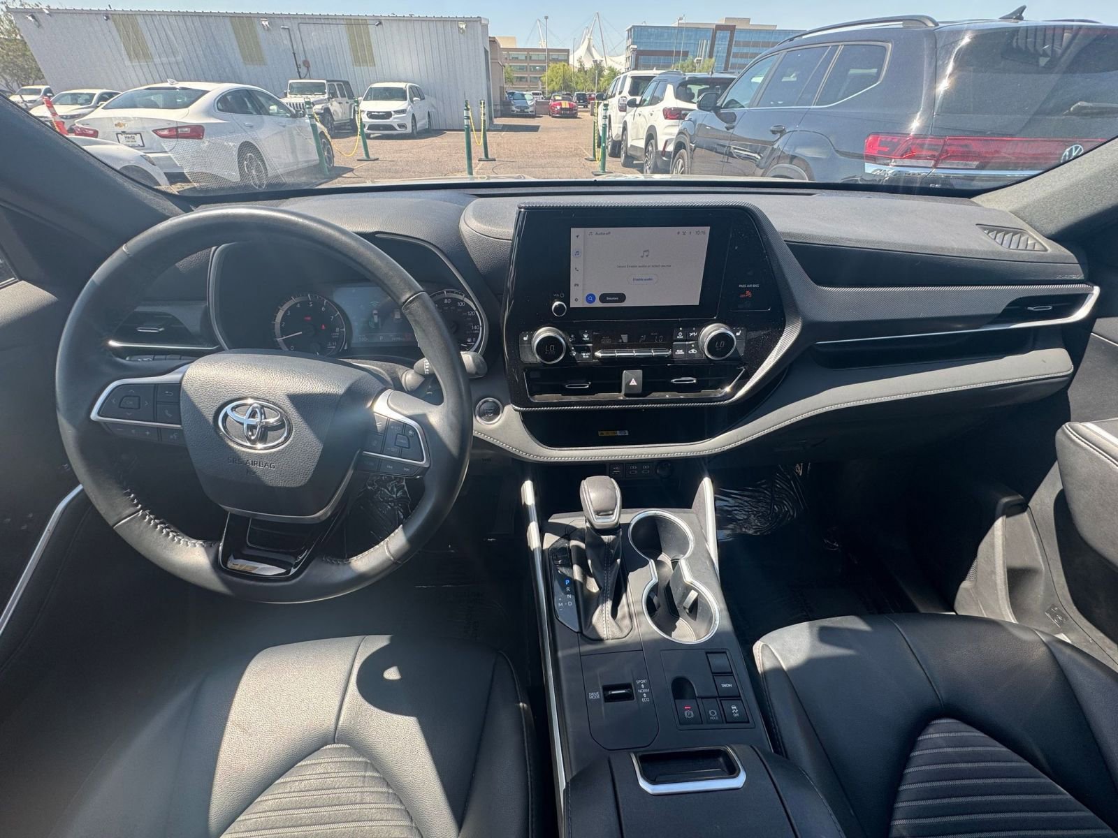 Thumbnail: 2024 Toyota Highlander - 32