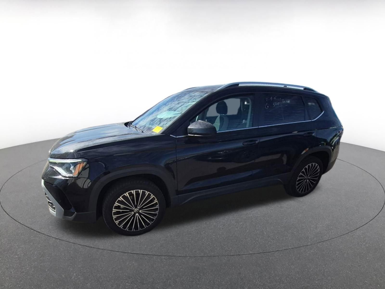 Thumbnail: 2025 Volkswagen Taos - 4