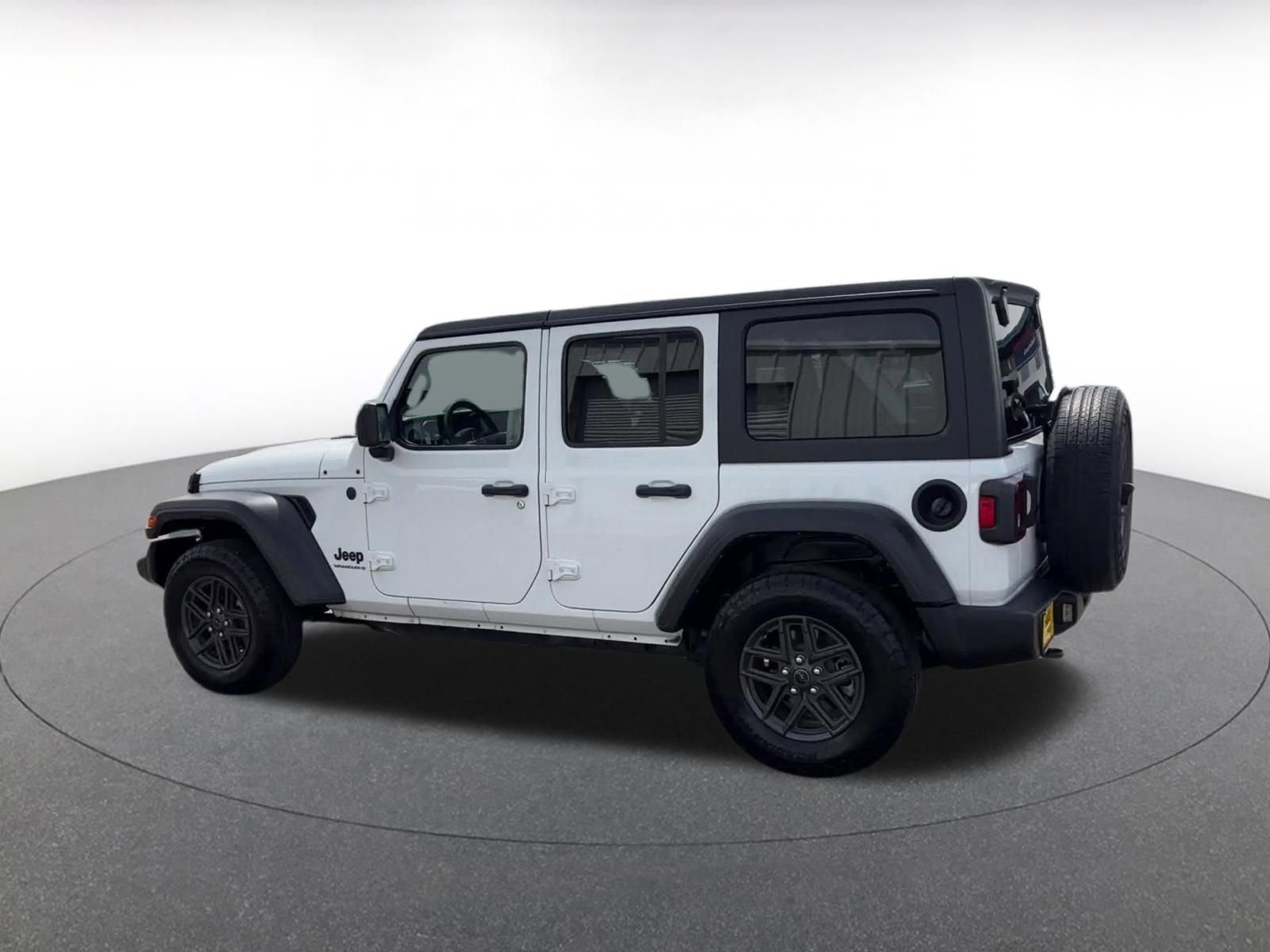 Thumbnail: 2025 Jeep Wrangler - 10