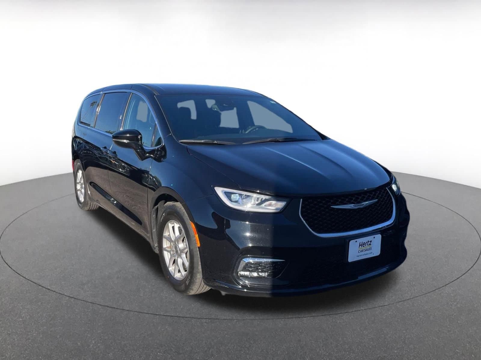 Thumbnail: 2025 Chrysler Pacifica - 1