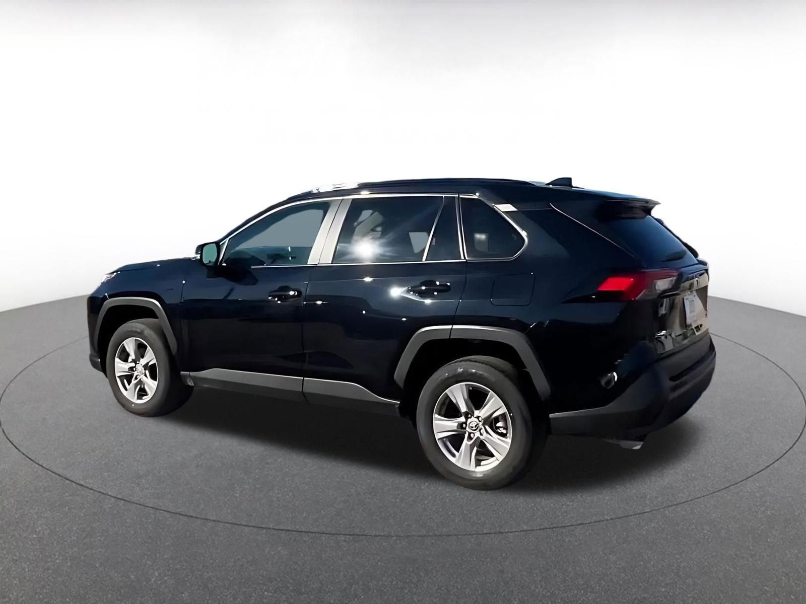 Thumbnail: 2025 Toyota RAV4 - 9