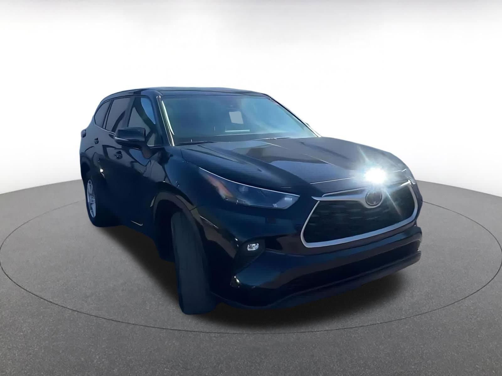 Thumbnail: 2025 Toyota Highlander - 3