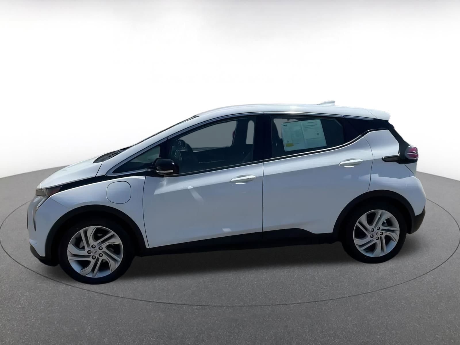 Thumbnail: 2023 Chevrolet Bolt EV - 10