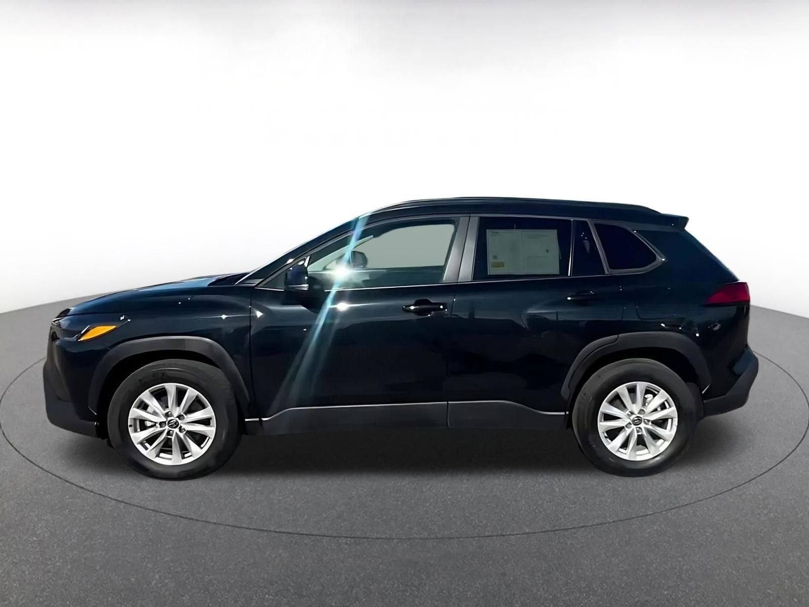 Thumbnail: 2025 Toyota Corolla Cross - 8