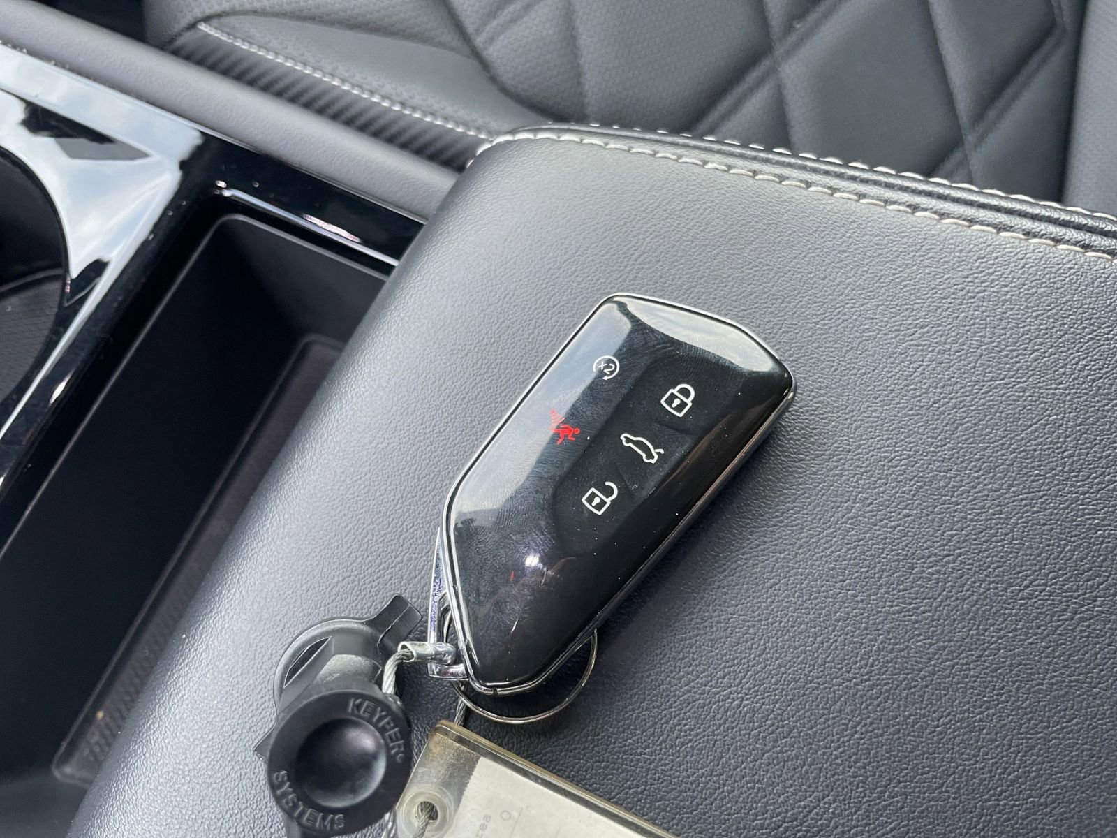 Thumbnail: 2025 Volkswagen Atlas - 27