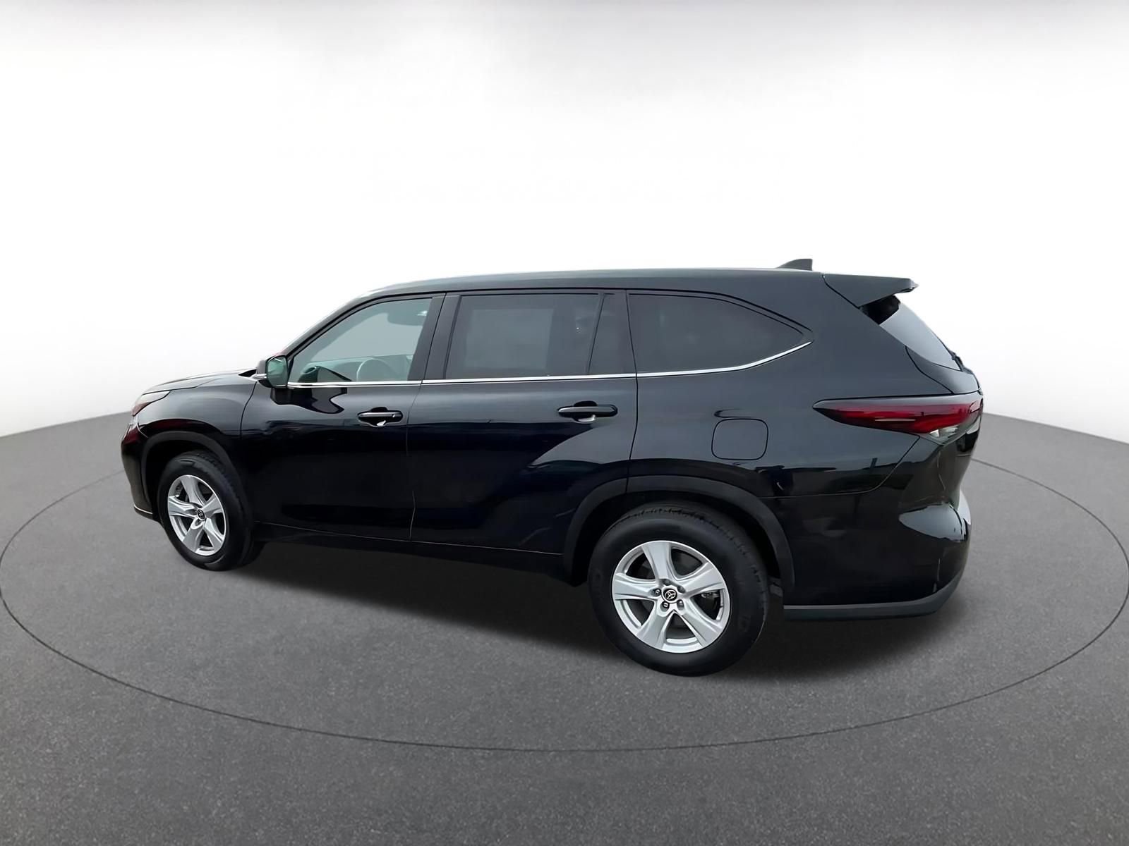 Thumbnail: 2025 Toyota Highlander - 10