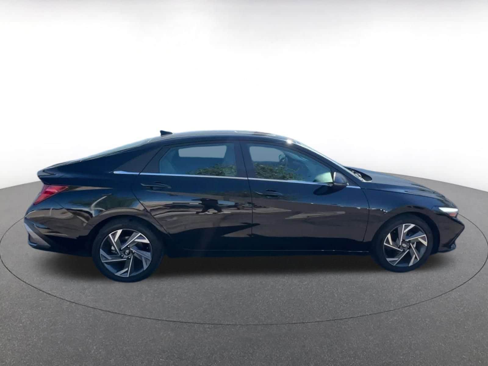 Thumbnail: 2025 Hyundai Elantra - 16