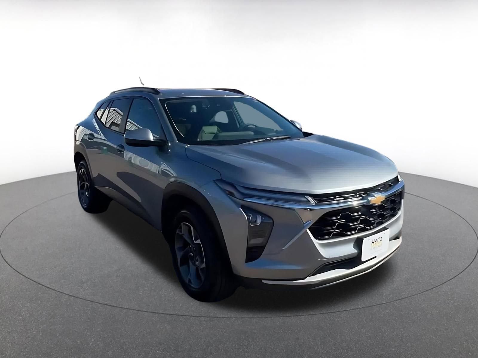 Thumbnail: 2025 Chevrolet Trax - 3