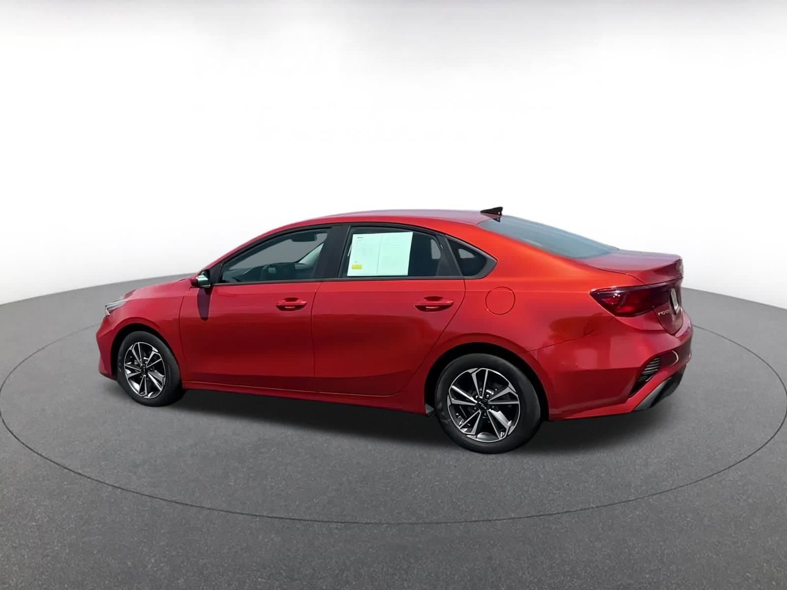 Thumbnail: 2023 Kia Forte - 9