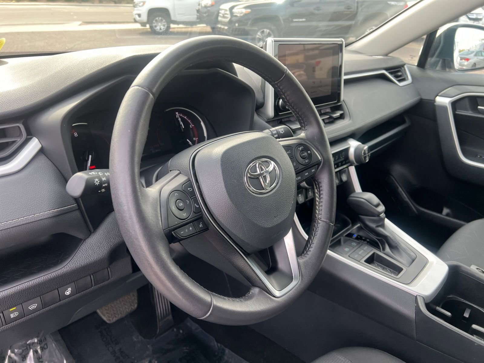 Thumbnail: 2025 Toyota RAV4 - 28