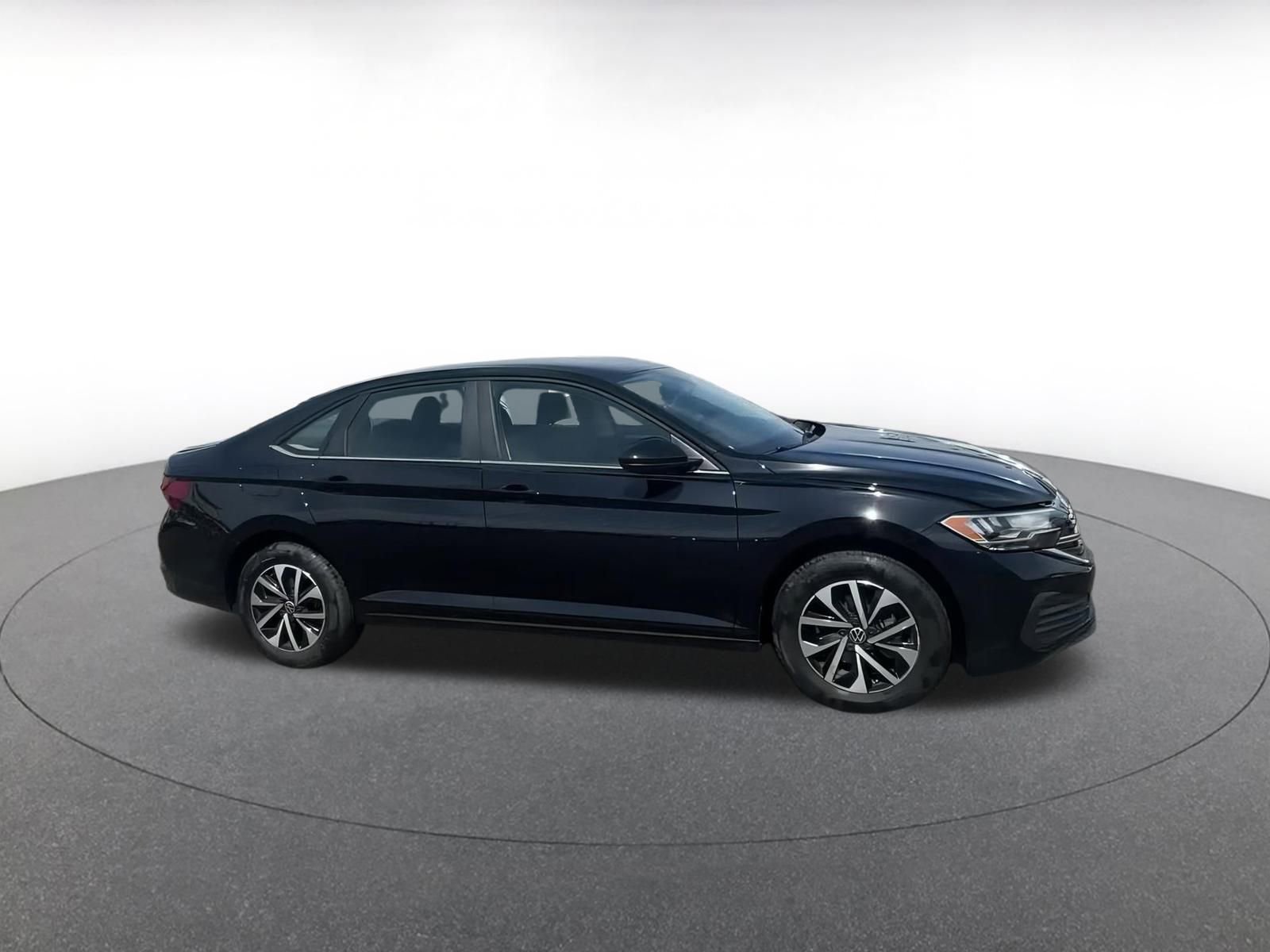 Thumbnail: 2024 Volkswagen Jetta - 2