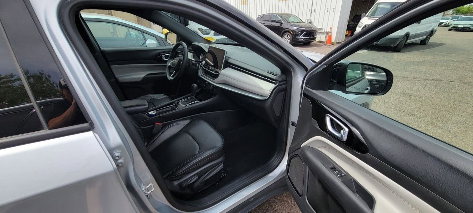 Thumbnail: 2025 Jeep Compass - 17