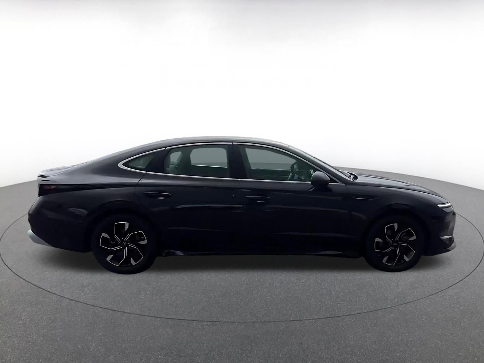 Thumbnail: 2025 Hyundai Sonata - 16