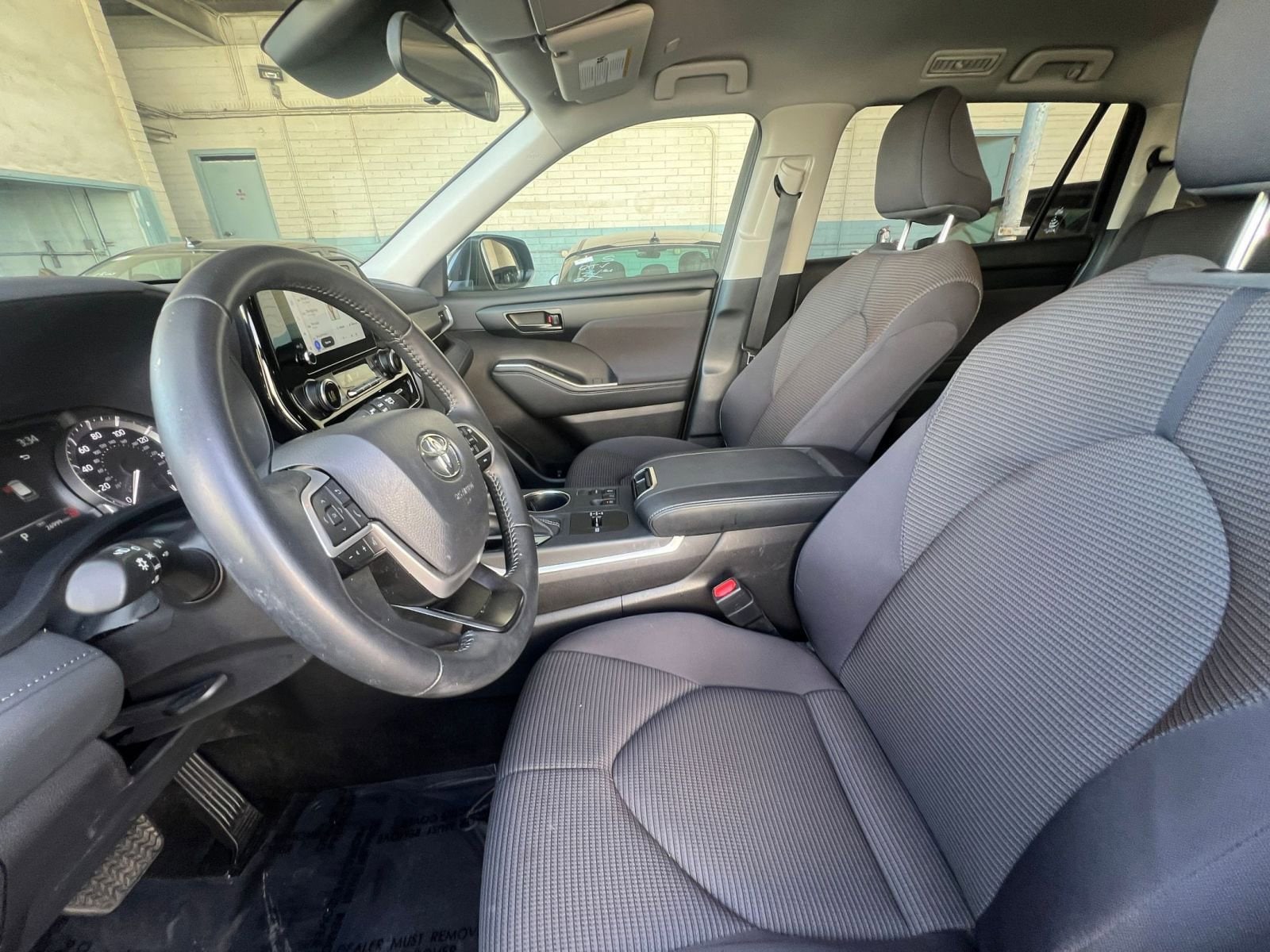 Thumbnail: 2025 Toyota Highlander - 29