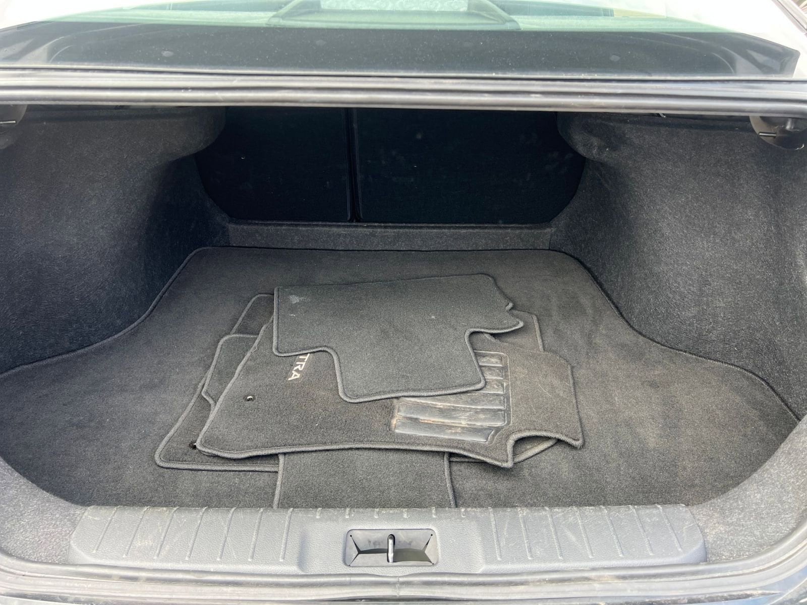 Thumbnail: 2025 Nissan Sentra - 31